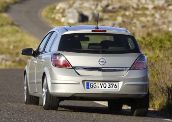 opel astra h spate