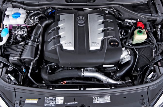 2011-Volkswagen-Touareg-v6-TDI-engine