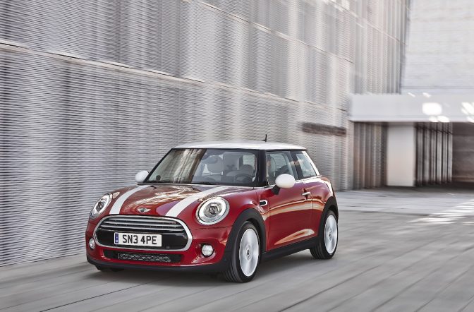 P90139245_highRes_mini-cooper-11-2013