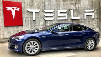 Sigle auto – ce reprezintă logo-ul Tesla?